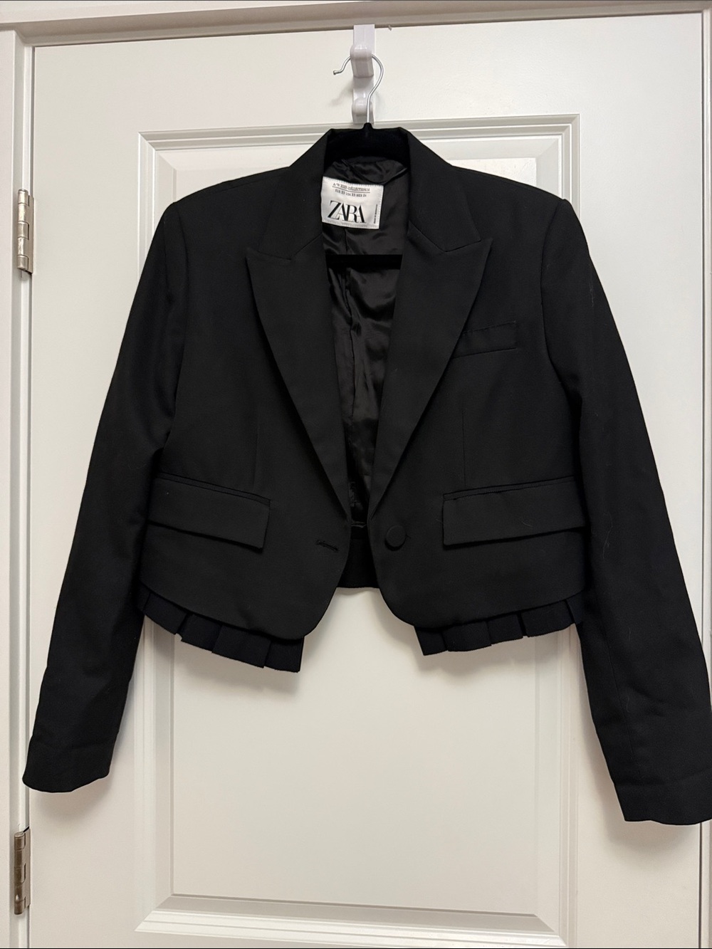 Zara Black Cropped Tailored Blazer